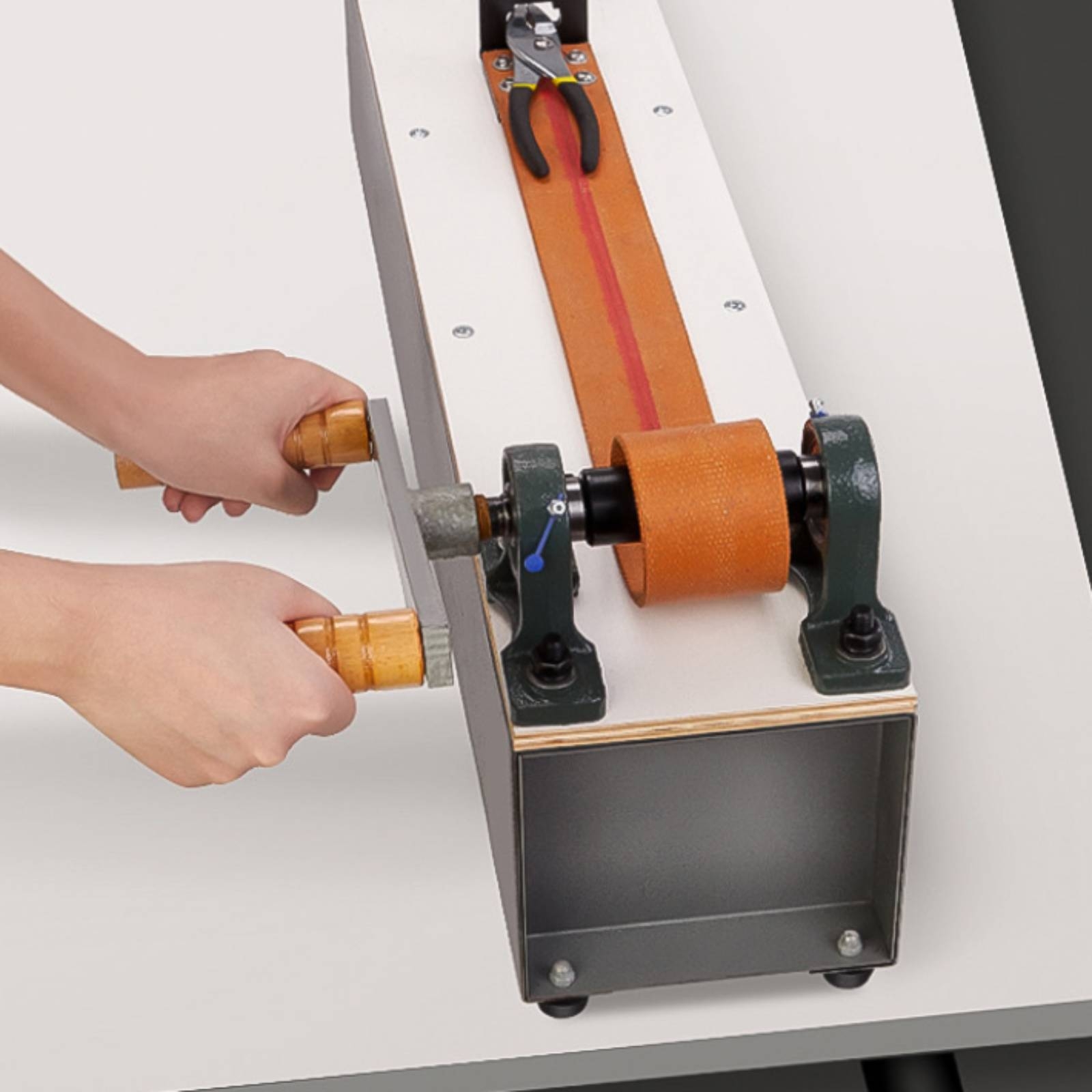 ワイヤー伸線機 コンパクト手動ワイヤー伸線機 ハンドクランク - Jewelry Making Workshops のレビューと価格